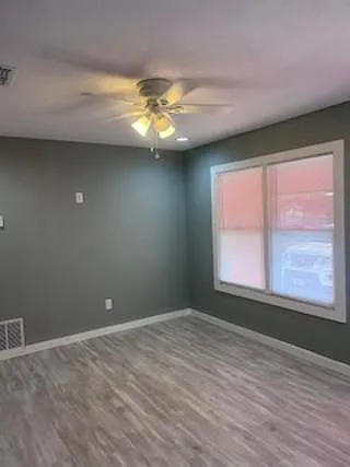 1358 Oak Park Dr — Photo 5