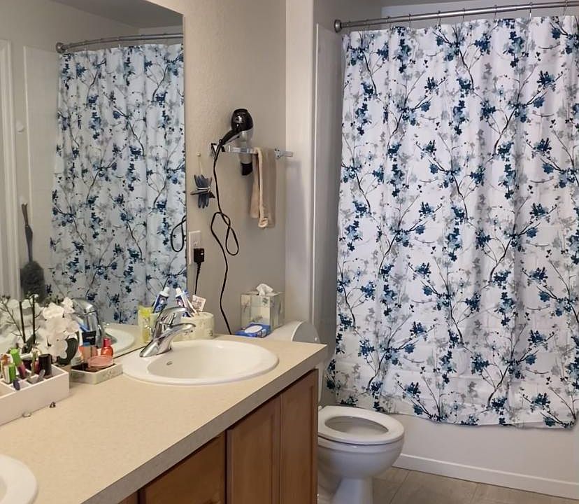 2nd image of 4675 Hahns Peak Dr Unit 201