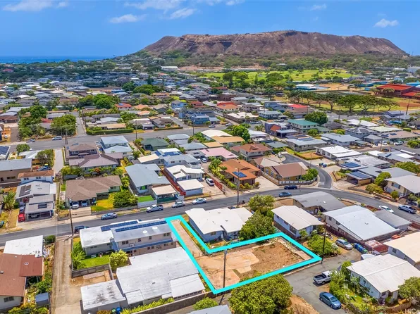 733 Luakaha St #A, Honolulu, HI 96816