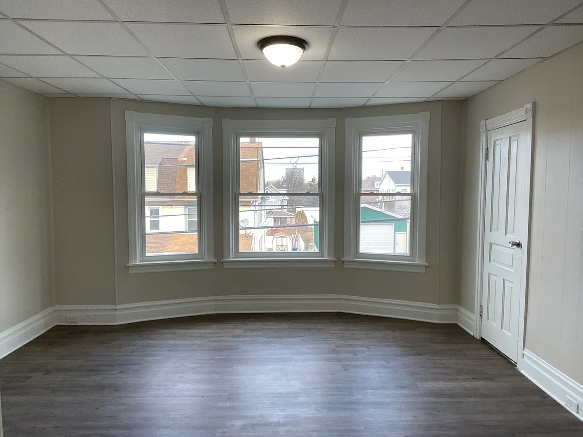 Building Photo - 64 E Ettwein St #2