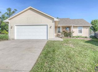 3438 NW 39th Ct, Topeka, KS 66618