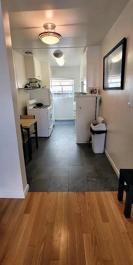 Studio, 400 sqft, $2,095 — Photo 4