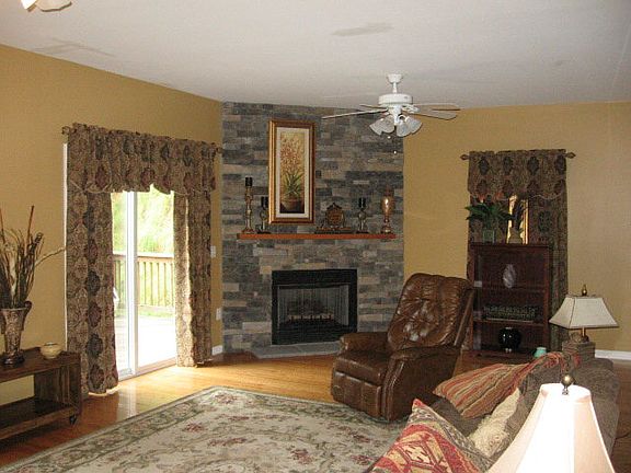 2nd image of 75 Yorkshire Dr