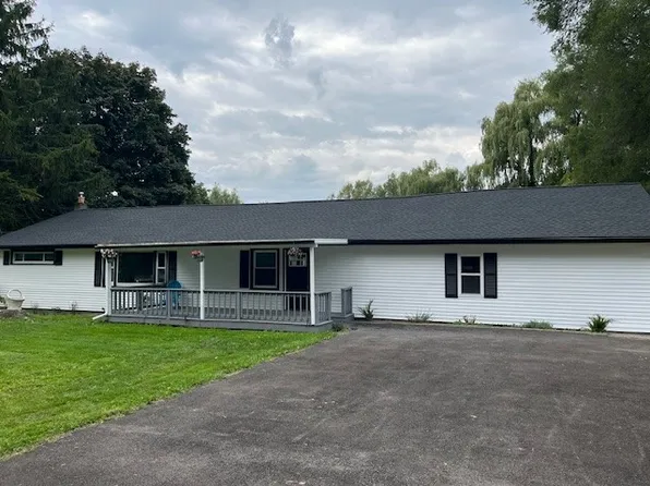 3834 Ridge Rd, Williamson, NY 14589