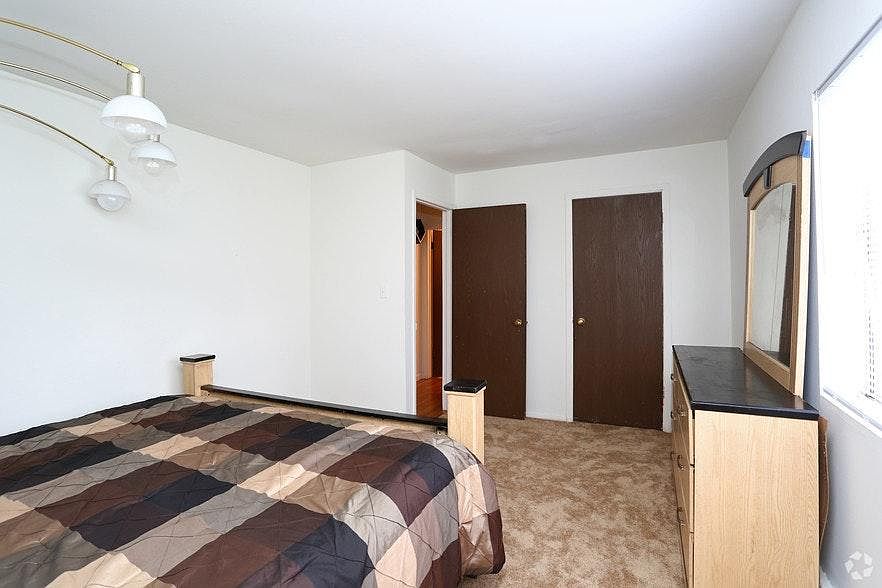 2nd image of 2316 Nichols Rd APT A