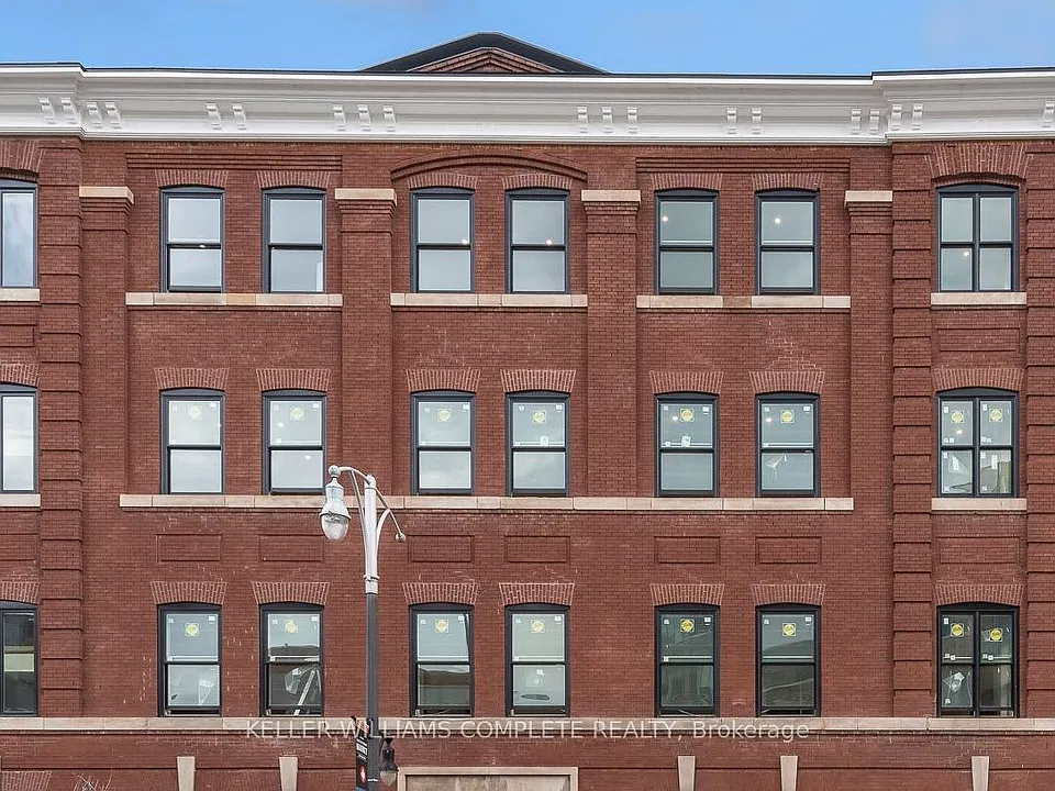 56 York Blvd #211