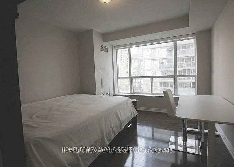 887 Bay St #804 — Photo 4