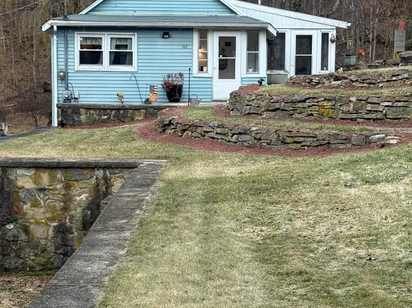 142 Lake Iliff Rd, Newton, NJ 07860