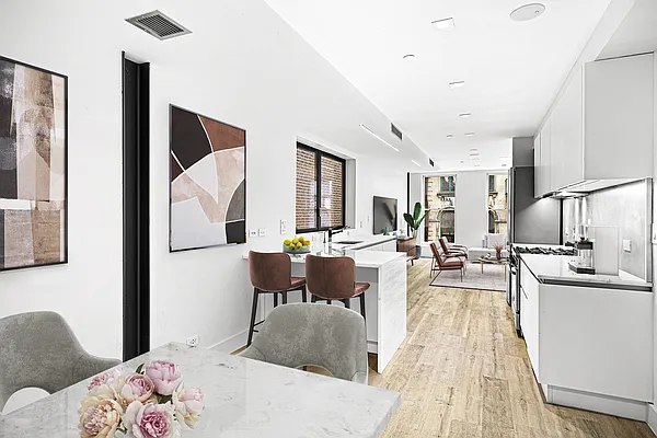 Rented by Compass | media 22