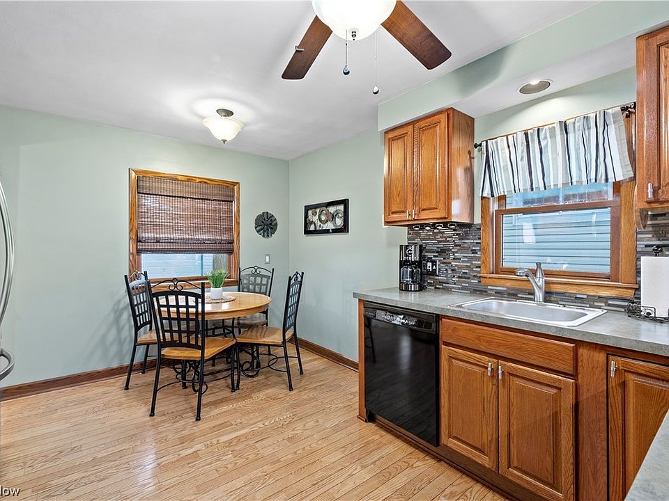 3115 Winthrop Dr, Parma, OH 44134 | Zillow