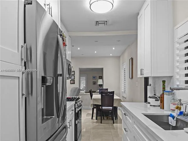 Building Photo - 117 W 34th St