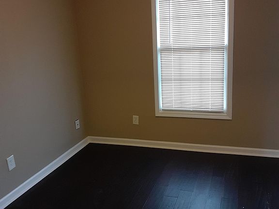 5th image of 332 Vanstory St