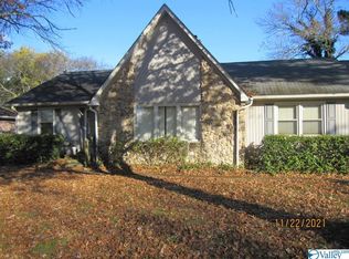 909 Cornelia Dr SE, Huntsville, AL 35802