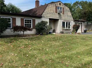 24 Campus Dr, Farmingville, NY 11738