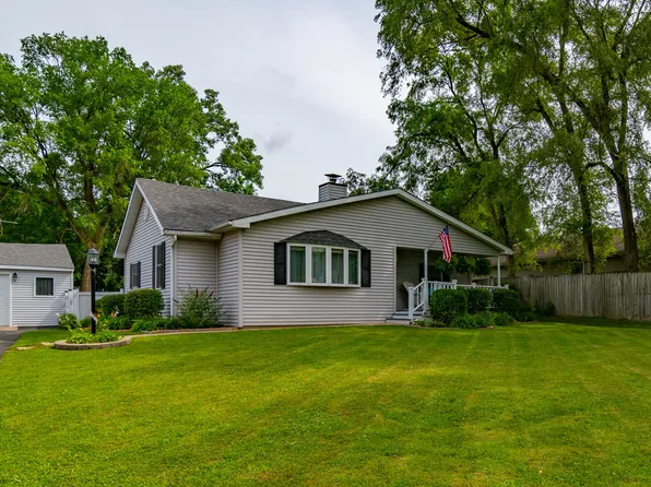 2142 Hawthorne Ln, Waukegan, IL 60087
