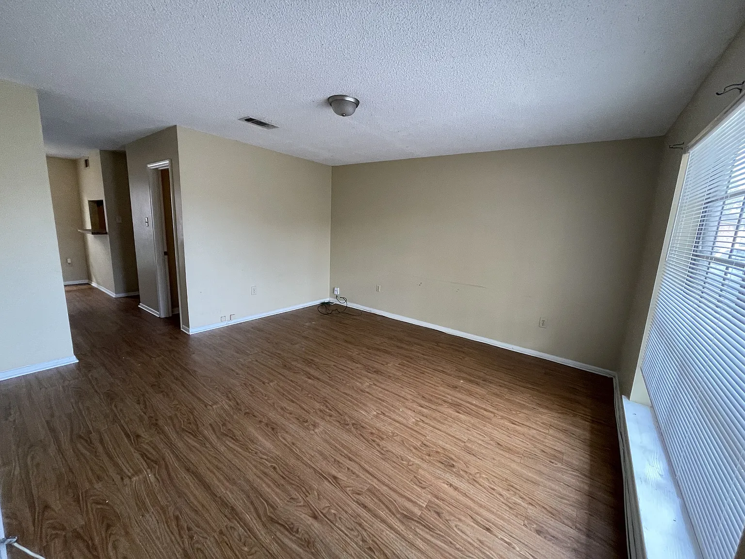 1643 Cedar Lake Drive - C — Photo 2