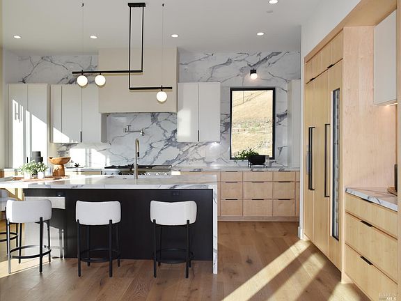 5th image of 3921 Flintridge Drive
