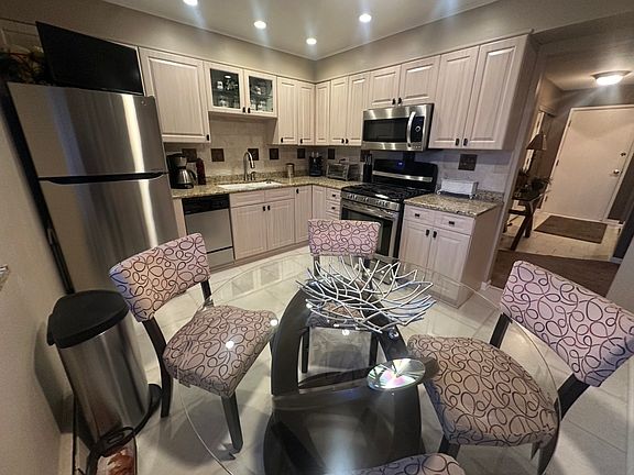 5th image of 1311 S Finley Rd APT 312