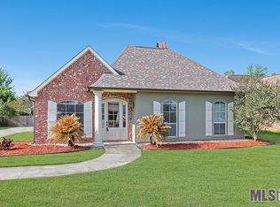 8808 Wyeth Dr, Denham Springs, LA 70706