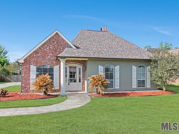 8808 Wyeth Dr, Denham Springs, LA 70706