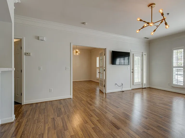 2304 Elliott Ave #102 — Photo 8