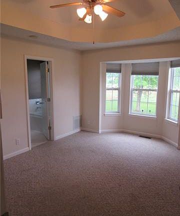 5th image of 4016 New Grange Cir