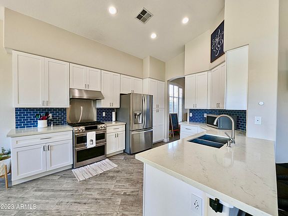 5th image of 9872 E WINCHCOMB Drive