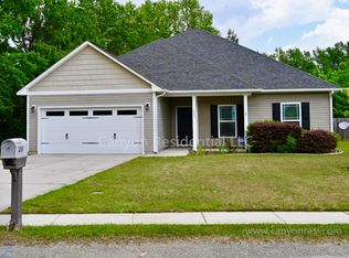 289 Hogart St, Raeford, NC 28376