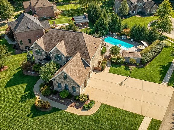 3rd image of 200 Emerson Pines Dr