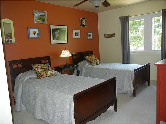 3rd image of 203 Alfred Pl #203