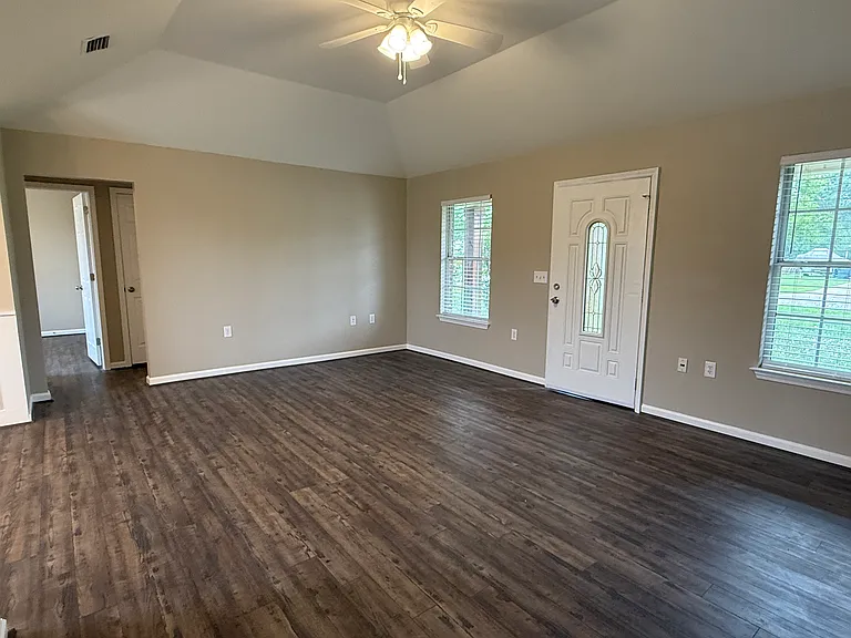 14287 Lexington Dr — Photo 11