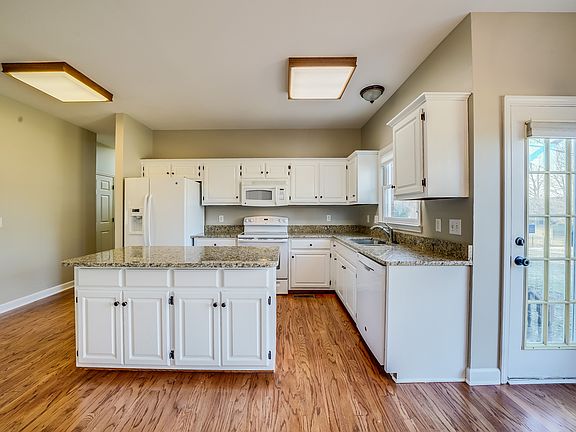 2nd image of 157 Shute Cir