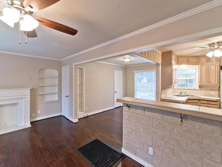 4434 Somerville Ave — Photo 5