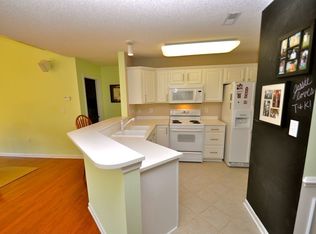 8809 Firestreak Dr, Charlotte, NC 28216