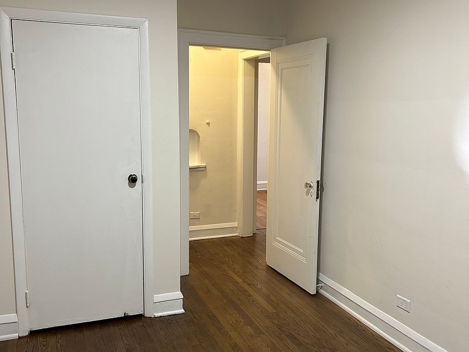 1st image of 3050 N Laramie Ave APT 2A
