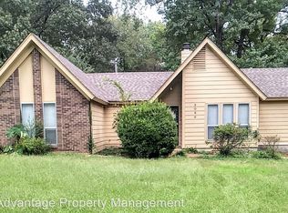 2086 Woodfield Park Rd, Memphis, TN 38134