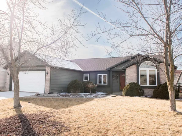 8223 Victoria Woods Pl, Fort Wayne, IN 46825