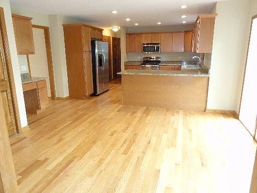 3rd image of 17037 Meadowcrest Dr
