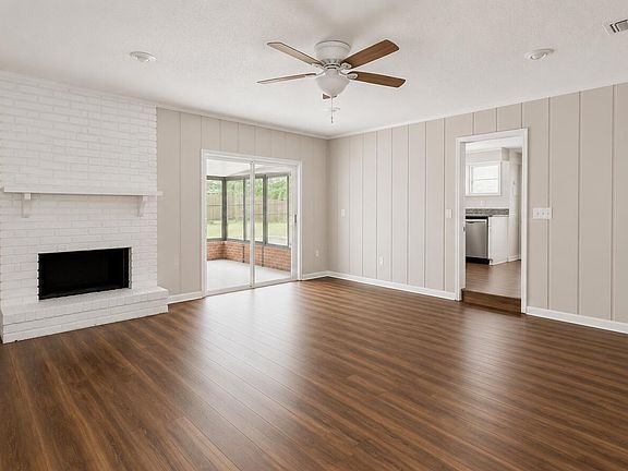 3rd image of 597 PEMBRIDGE Court