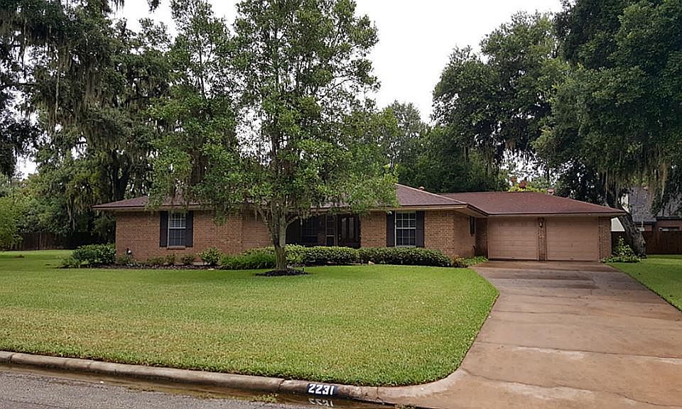 1st image of 2231 Riveroaks Dr