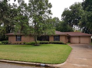 2231 Riveroaks Dr, West Columbia, TX 77486