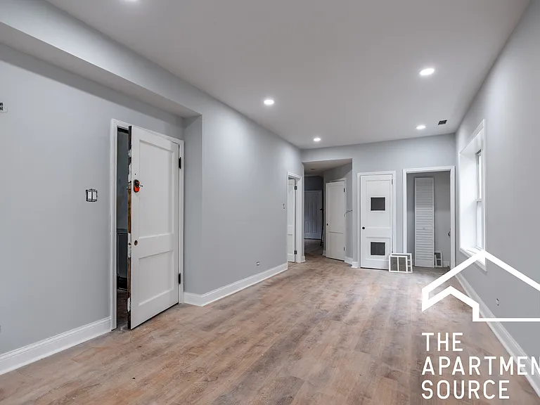 1307 N Lawndale Ave #1F — Photo 5