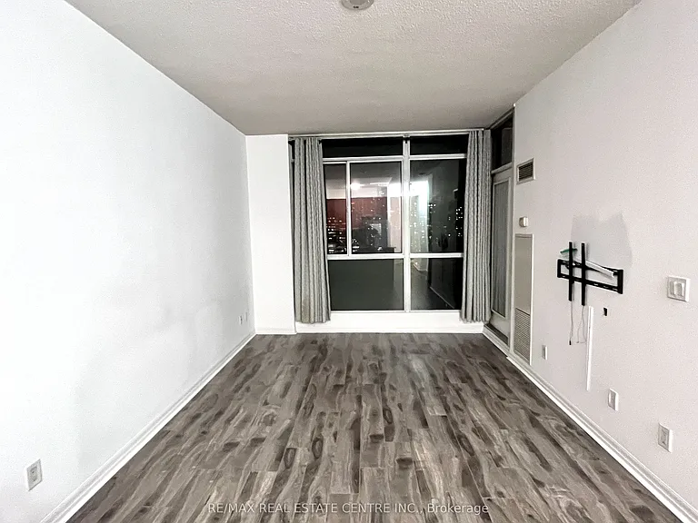 225 Webb Dr #907 — Photo 5