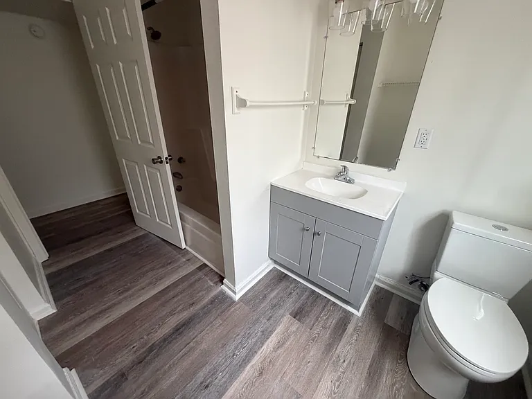 915 Race St #14 — Photo 7