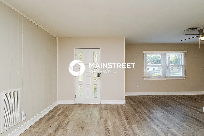 2447 Whitman St — Photo 3