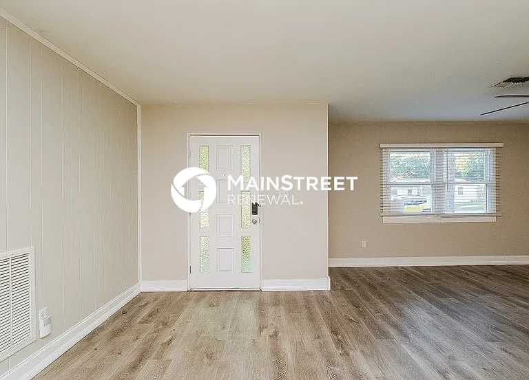 2447 Whitman St — Photo 3