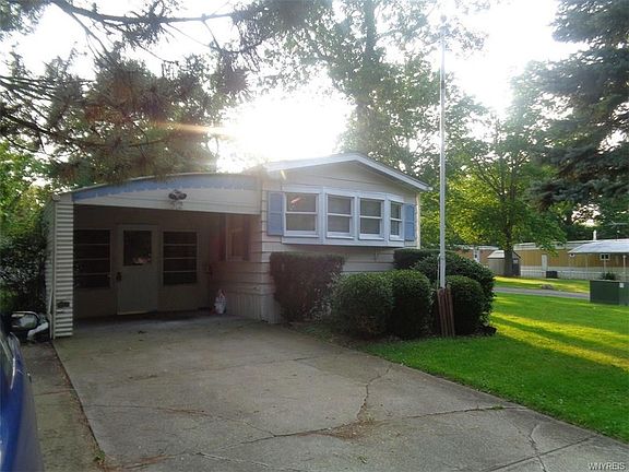 2nd image of 440 Oak Orchard Est