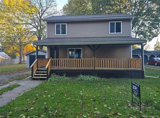 11 Clark St, Yale, MI 48097