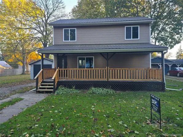 11 Clark St, Yale, MI 48097