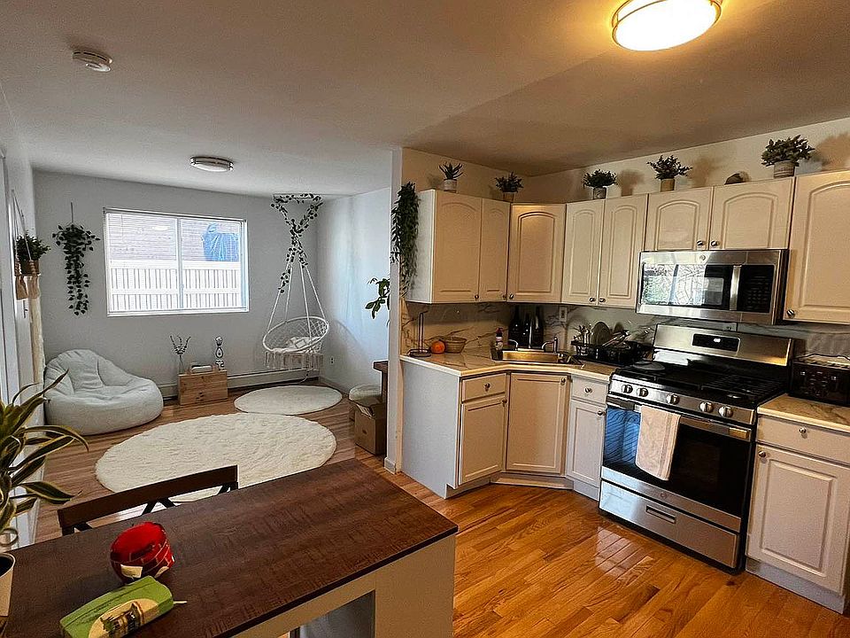 1st image of 24-20 32nd St #2